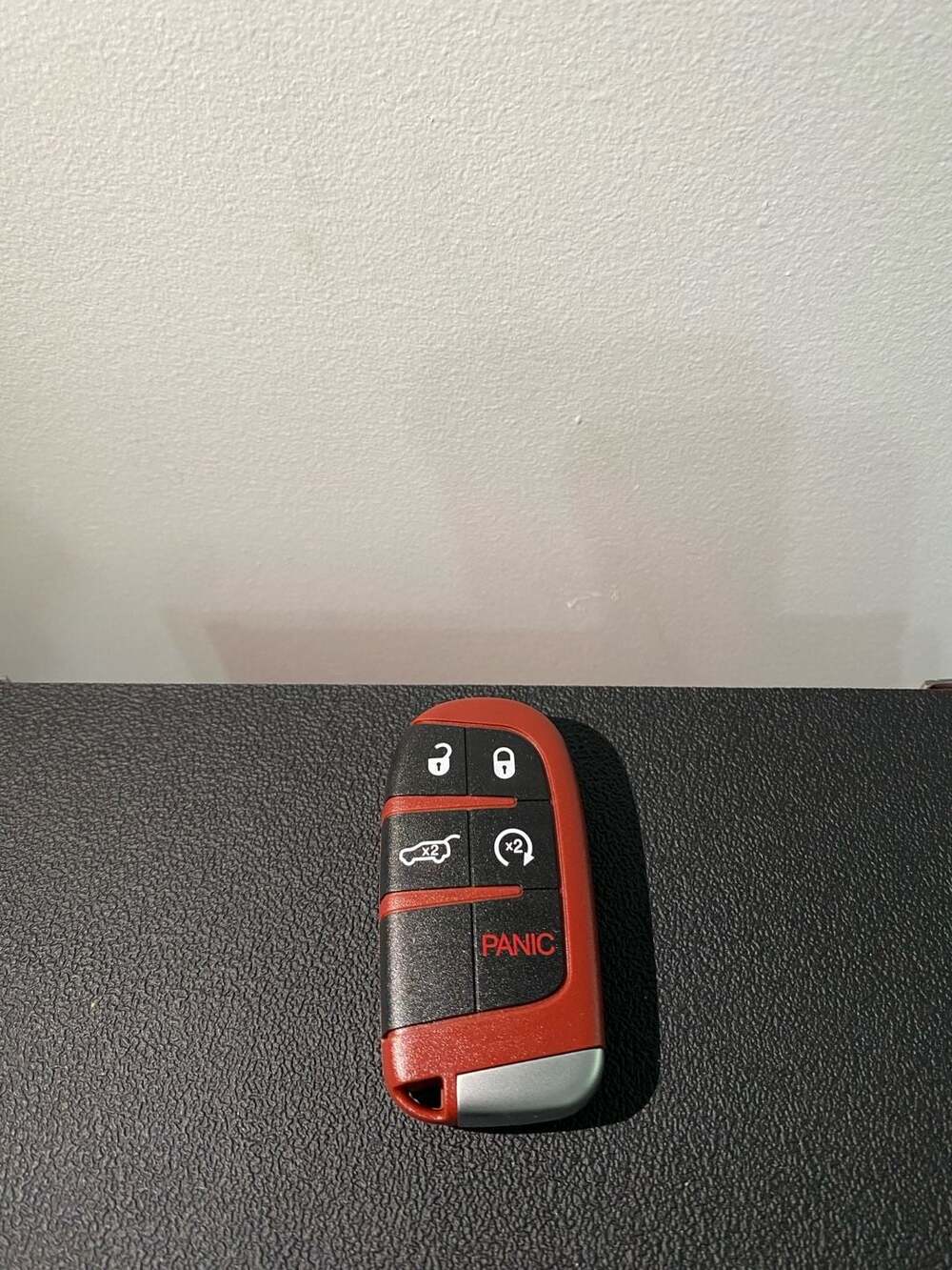 Dodge R/T Key Shell (Red SUV) - Picture 4 of 7